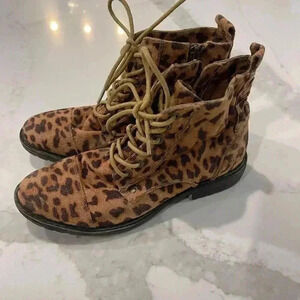 Billabong Willow Way Leopard Ankle Combat Boots Zipper Laces Women’s Size 7